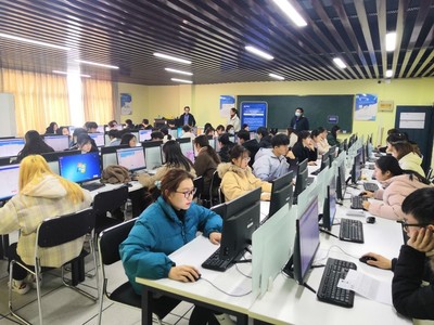 商貿(mào)管理學(xué)院電子商務(wù)專業(yè)成功舉辦“1+X”網(wǎng)店運(yùn)營推廣職業(yè)技能等級證書考試，助力軟件科技領(lǐng)域技術(shù)開發(fā)人才培養(yǎng)